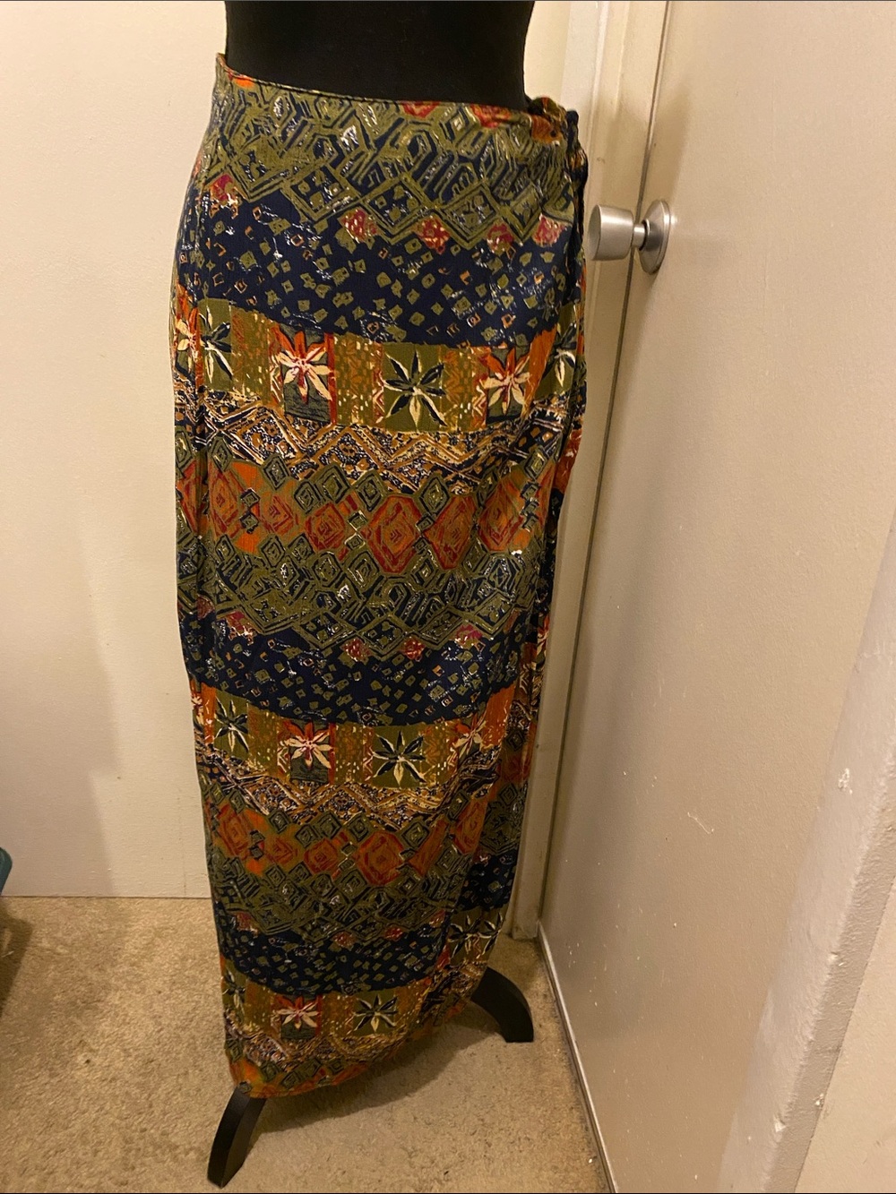 E) Maggie Lawrence Boho Maxi Skirt in Olive Green & Navy. Waist 14 Size Medium